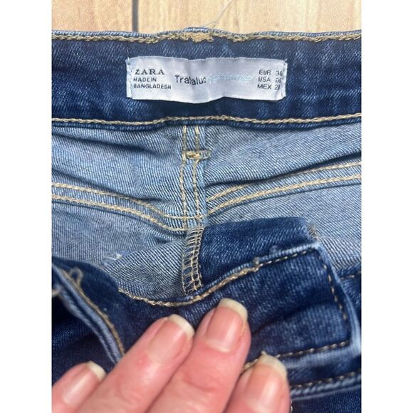 Zara Trafaluc Denim Cut Off Medium Wash Cuffed Women's Size‎ 6 - Picture 2 of 3